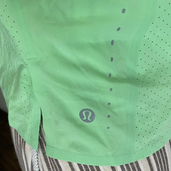 Lululemon Swift Ventilated Running Tank Top in Scream Green Light - Picture 5 of 8